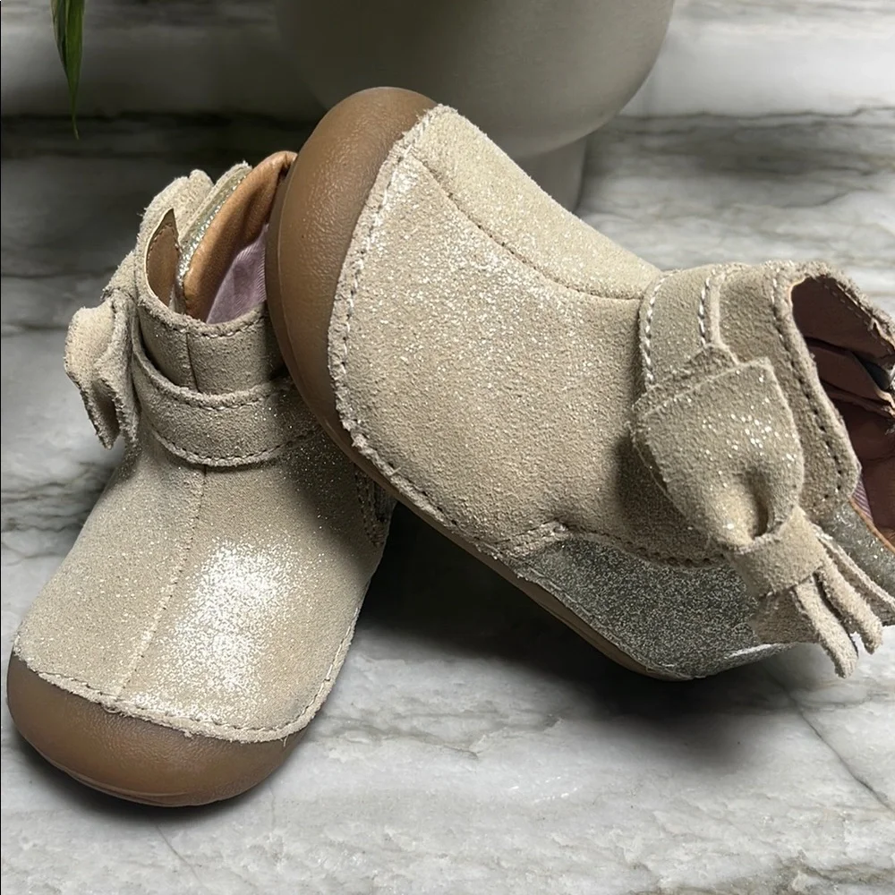 Stride Rite soft beige